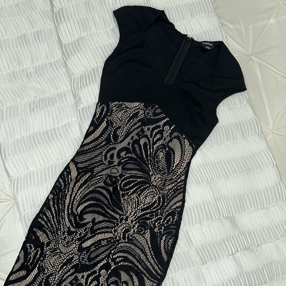 Beautiful Bebe midi dress, with lace, size XS, stretchy